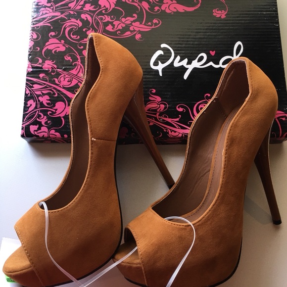 🕊Rust velvet Qupid heels - Picture 2 of 3